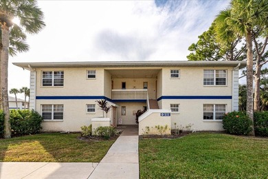 Beautifully updated, move-in-ready 2nd-floor apartment located - photo 9