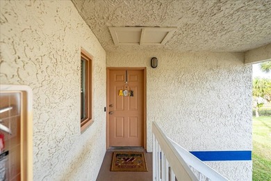 Beautifully updated, move-in-ready 2nd-floor apartment located - photo 10