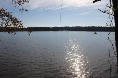 Lake Oconee Lot Sale Pending in Greensboro Georgia