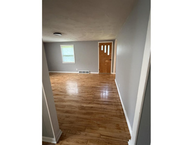 Welcome home to this charming 3 bedroom, 2 bath rock house - photo 12