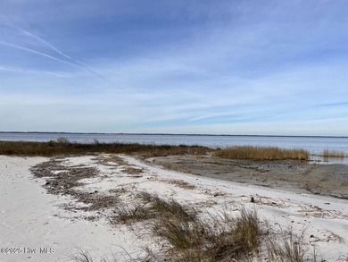 Live the coastal lifestyle you've been dreaming of with this 3 - photo 15
