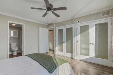 High-rise living ! 19th Floor Condo in the heart of Downtown