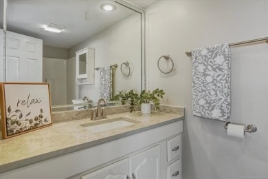 High-rise living ! 19th Floor Condo in the heart of Downtown