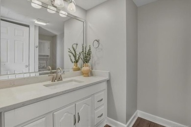 High-rise living ! 19th Floor Condo in the heart of Downtown