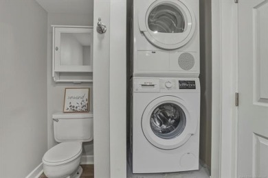 High-rise living ! 19th Floor Condo in the heart of Downtown