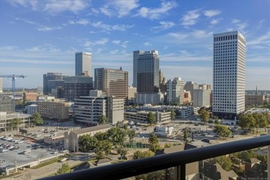 High-rise living ! 19th Floor Condo in the heart of Downtown