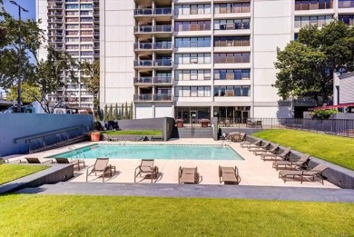 High-rise living ! 19th Floor Condo in the heart of Downtown