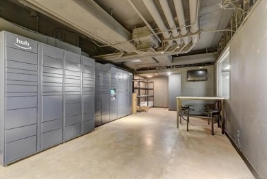 High-rise living ! 19th Floor Condo in the heart of Downtown