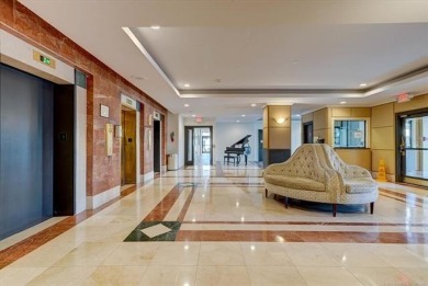 High-rise living ! 19th Floor Condo in the heart of Downtown