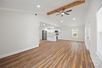 Welcome to your Savannah retreat! A beautifully fully renovated - photo 8