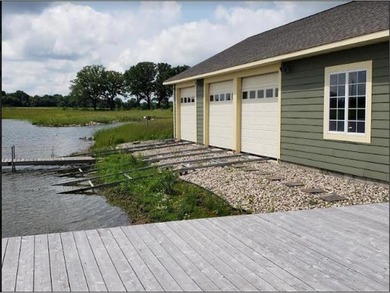 Here is the Lake property you've been looking for, if you're a - photo 3