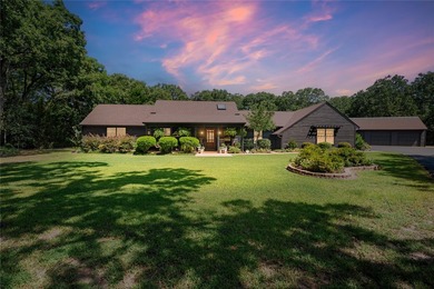 BUYERS CONTINGENCY FELL THROUGH! Welcome to a one of a kind - photo 1