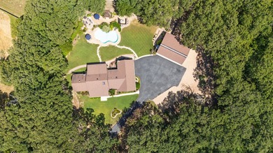 BUYERS CONTINGENCY FELL THROUGH! Welcome to a one of a kind - photo 3