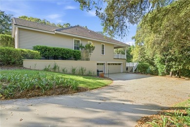 Opportunity awaits with the layout of this home. The main living - photo 8