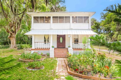 St. Johns River Home For Sale in Palatka Florida