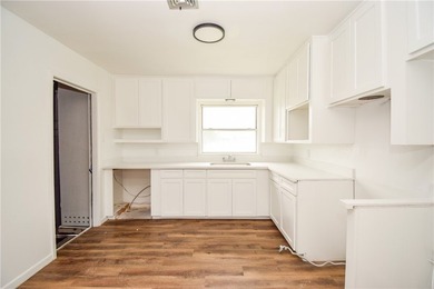 Cute and remodeled 3 bedroom house! ready to move in! Great - photo 14