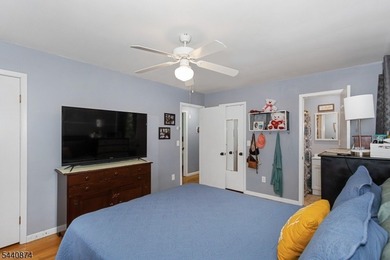 Welcome to 40 Shadowy Lane where charm, character, and West - photo 18