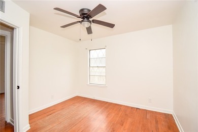 Cute and remodeled 3 bedroom house! ready to move in! Great - photo 19