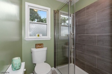 Welcome to 40 Shadowy Lane where charm, character, and West - photo 23