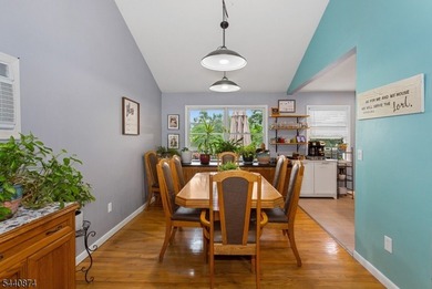 Welcome to 40 Shadowy Lane where charm, character, and West - photo 25