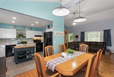 Welcome to 40 Shadowy Lane where charm, character, and West - photo 26