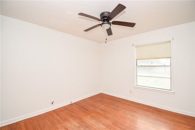 Cute and remodeled 3 bedroom house! ready to move in! Great - photo 28