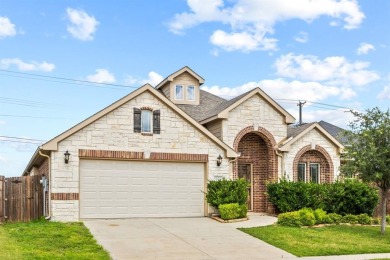 Lake Bridgeport Home For Sale in Aubrey Texas