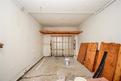 Cute and remodeled 3 bedroom house! ready to move in! Great - photo 32