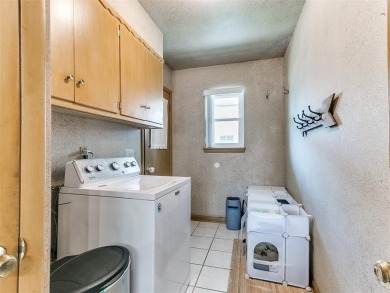 Welcome to Coronado Heights! This 3 bed, 2 bath, 2 car garage