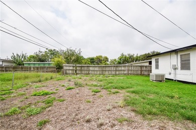 Cute and remodeled 3 bedroom house! ready to move in! Great - photo 36