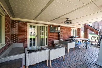 This stunning colonial in the highly sought-after Lake in the - photo 43