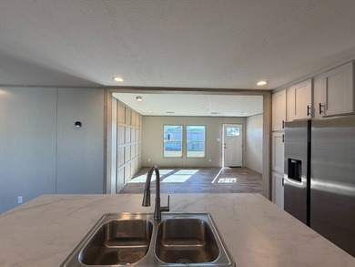 Beautiful move-in ready 4 bedroom, 2 bathroom home located in - photo 3