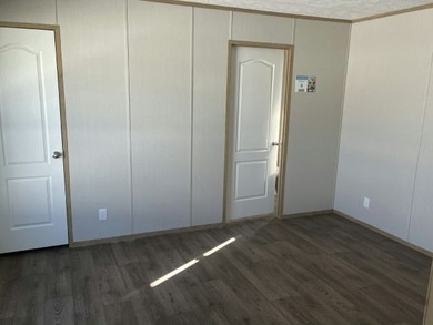Additional listing photo 4