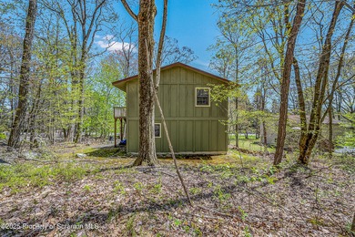 Hemlock Farms charmer nestled in the woods but accessible to - photo 5