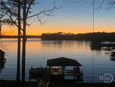 Welcome to Sunset Cove, a stunning 3 bedroom, 3 bath lakefront - photo 5