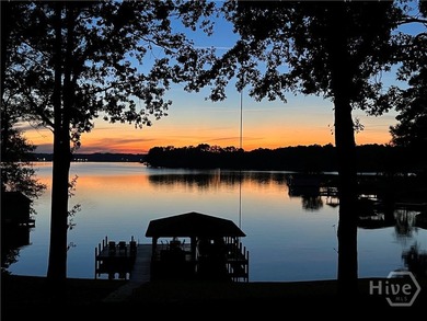 Welcome to Sunset Cove, a stunning 3 bedroom, 3 bath lakefront - photo 7