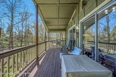 Hemlock Farms charmer nestled in the woods but accessible to - photo 8