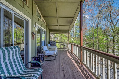 Hemlock Farms charmer nestled in the woods but accessible to - photo 9