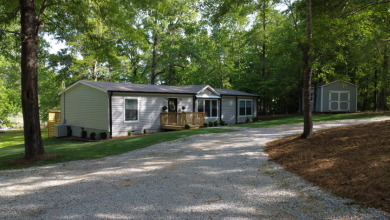Lake Sinclair Beauty, Fee Simple  - Lake Home For Sale in Eatonton, Georgia