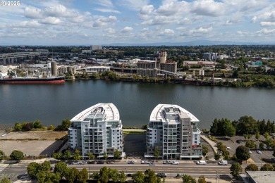 Lake Condo For Sale in Portland, Oregon