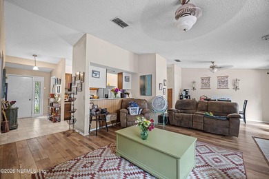 **NEW APPLIANCES**LARGE LOT**PRIME LOCATION**NEW ROOF** Nestled - photo 3