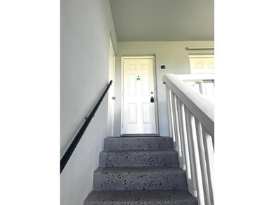 SPACIOUS, VACANT CORNER UNIT IN A DESIRABLE 55+ COMMUNITY. JUST - photo 3