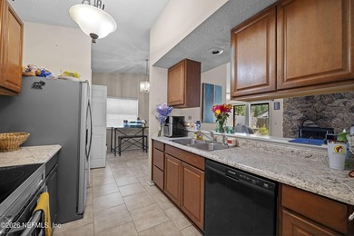 **NEW APPLIANCES**LARGE LOT**PRIME LOCATION**NEW ROOF** Nestled - photo 4