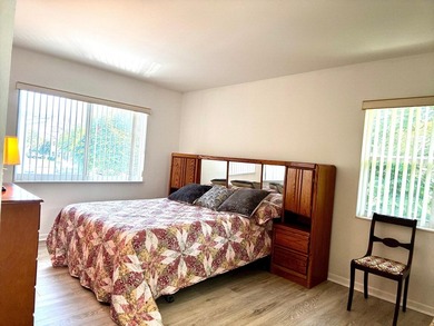 SPACIOUS, VACANT CORNER UNIT IN A DESIRABLE 55+ COMMUNITY. JUST - photo 5