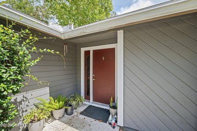 **NEW APPLIANCES**LARGE LOT**PRIME LOCATION**NEW ROOF** Nestled - photo 8