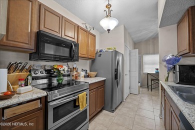 **NEW APPLIANCES**LARGE LOT**PRIME LOCATION**NEW ROOF** Nestled - photo 10
