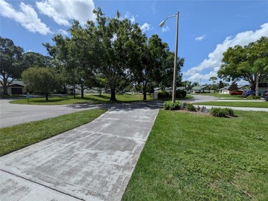Welcome to your 2 bedroom 2 bathroom attached Villa located in a - photo 3