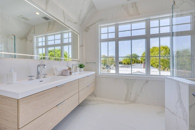 A brand-new Southampton Village traditional with the clean lines - photo 19