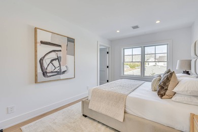 A brand-new Southampton Village traditional with the clean lines - photo 22