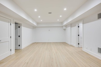 A brand-new Southampton Village traditional with the clean lines - photo 29